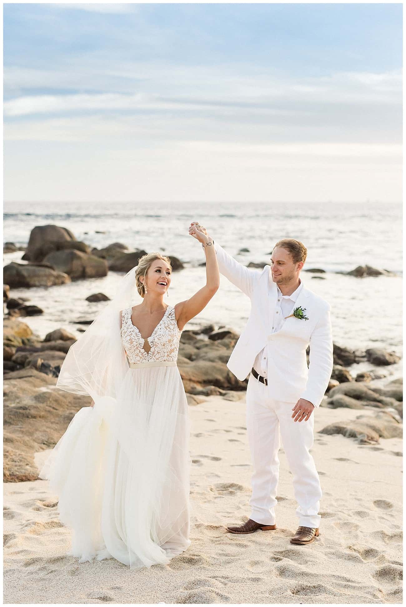 Cabo_wedding_Photographer_Sara_Richardson_Sunset_Modalisa_Wedding